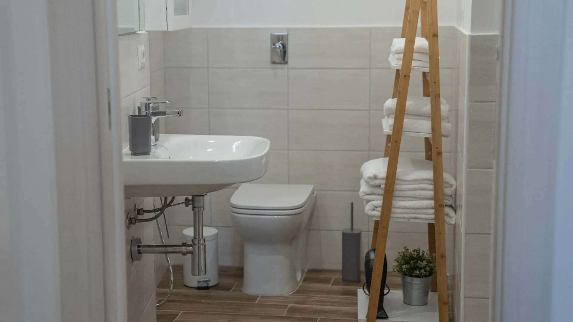 Central Station Home - Fanale Rentals Palermo 0*,  Italy
